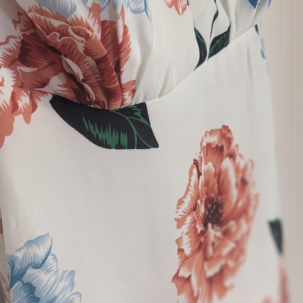 Lulu's summer floral dress - Picture 9 of 11